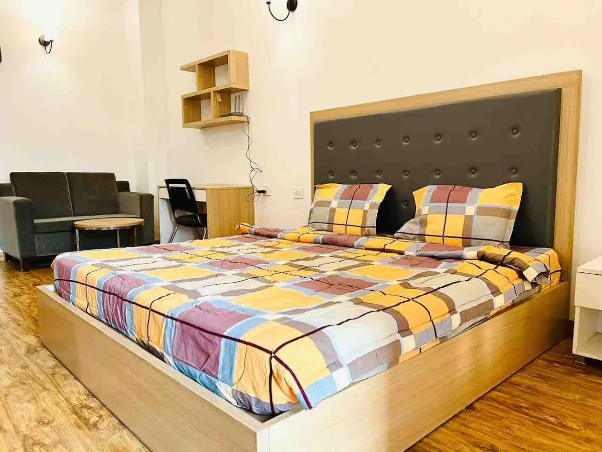 Lovely And Stylish Noida Studio