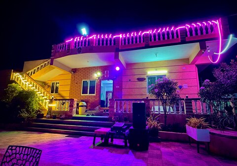 GLD Farm House Shahmirpet