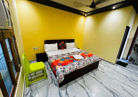 Hotel Shree Hanumat / Walking Distance To Ram Janmabhoomi