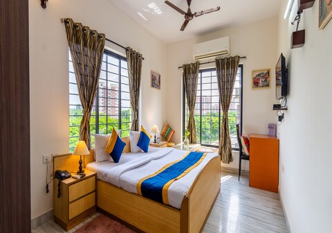 Kolkata themed 4 AC Bedrooms Big Hall and Kitchen