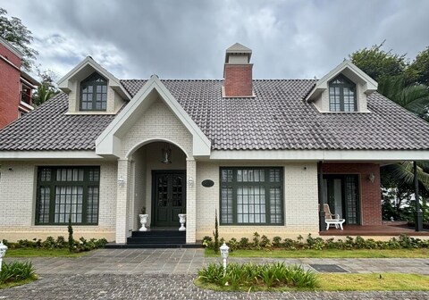 Hanberry Luxury Villa 4BHK