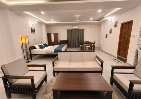 Leafyinn Premium Homestays | Chandmari