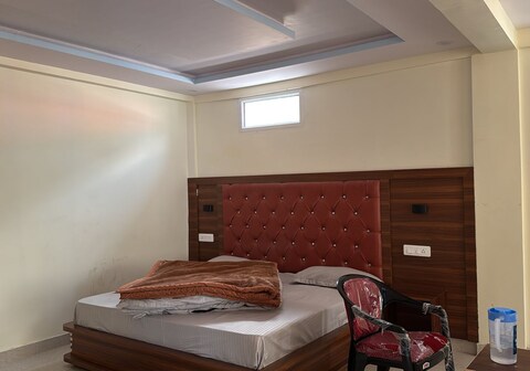 Vijaya Inn Close to Bus Stand