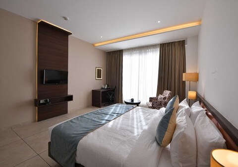 Clubhouse Hotel Morbi