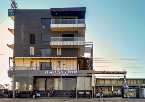Hotel Sri7 Inn