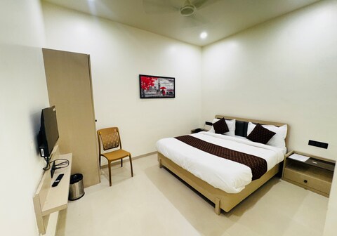 Hotel Ratan Infinity (Near Nagpur Railway Station)