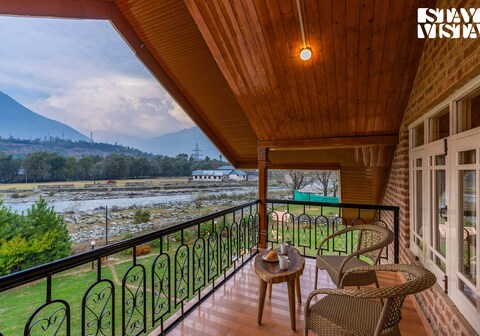 Peace @ Qaraar - Preng by VEO - Part of StayVista