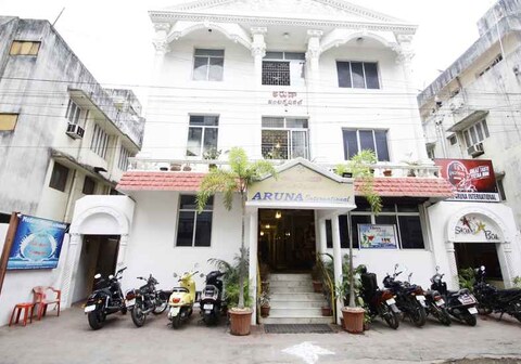 Hotel Aruna International