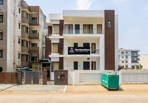The Hamilton Serviced Apartment Sec-43 Golf Course road
