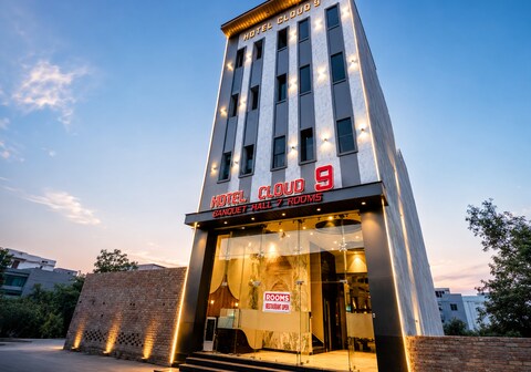 Hotel Cloud 9