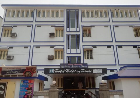 Hotel Holiday House