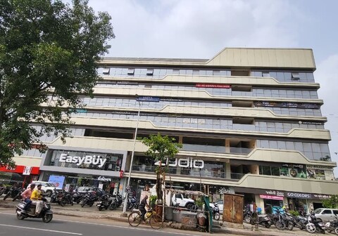 Hotel The Grand Platinum