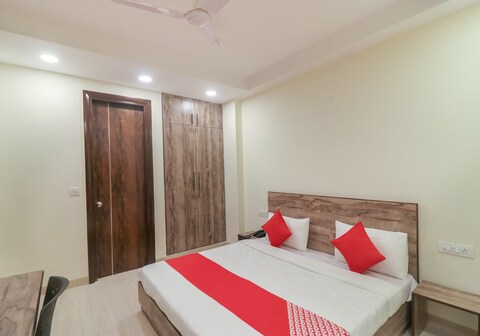 Super Hotel O Comfort Residency Near Artemis Hospital