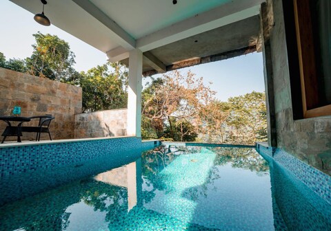 Villa with pool- By Vigok Estate