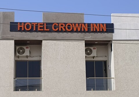 Hotel Crown Inn
