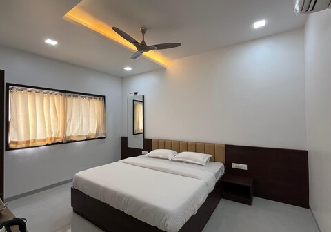 LaxmiNarayan Executive