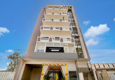 Super Townhouse Hyderabad Gate IIT BHU Formerly RK Heights