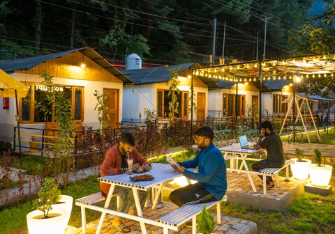 The Hosteller Kasol, Riverside