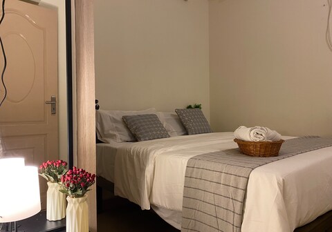 Janhvi's Homestay | Cozy 1 BHK | Near DLF& Airport