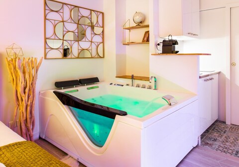 Love room - 2P with Jacuzzi