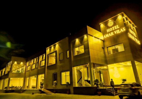 Vinn Amar Vilas by Vesta