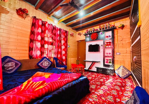Adil Paying Guest House