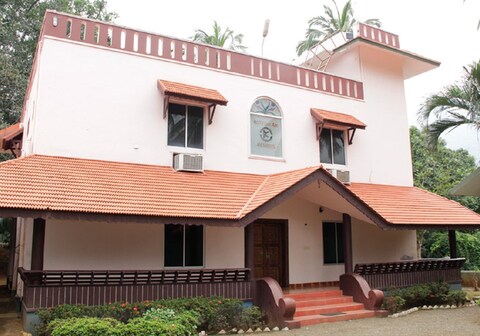 Kuttralam Resorts