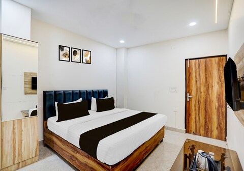 Super Collection O Karkardooma Court Metro Station Formerly Hotel Lotus