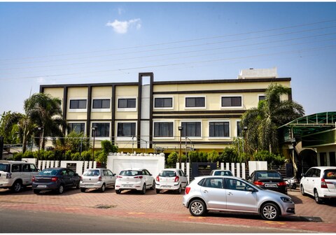 Hotel kesar residency