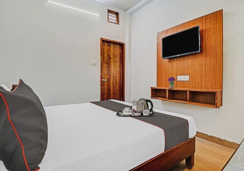 Collection O Studioz Om River Resort