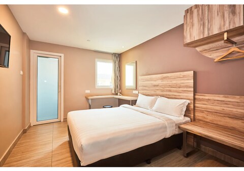 ibis budget Singapore Crystal