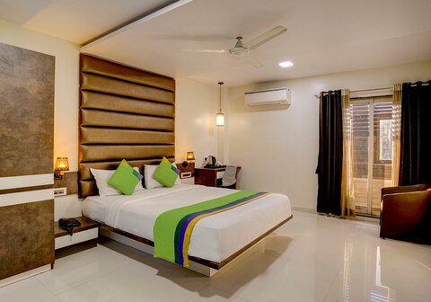 Treebo Blue Moon Powai