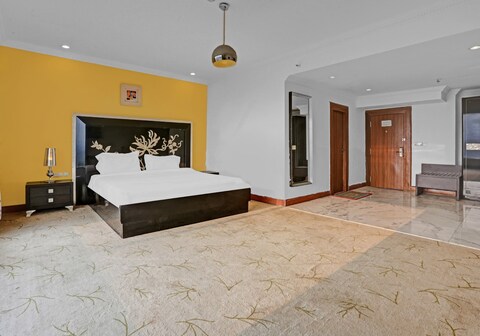 Townhouse Royal Palms Shared Serviced Apartment