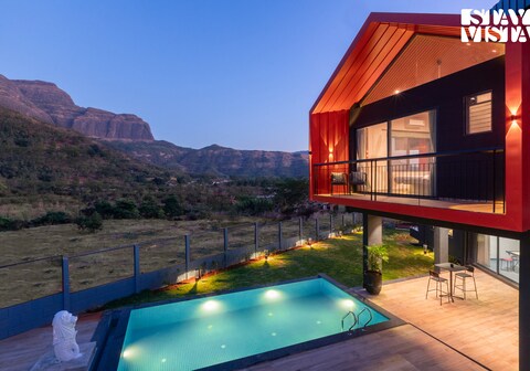 StayVista at Terra Tints - Mountainside Cabin with Private Pool, Deck