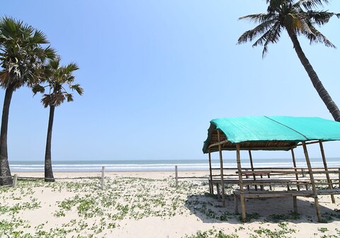 ARADHYA Beach Resort || 2 minutes walk from Sea Beach