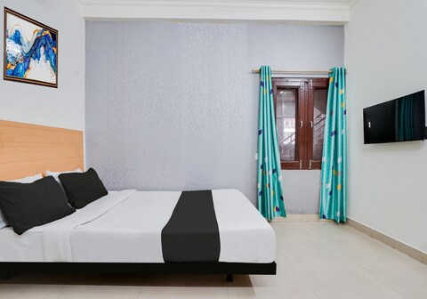 Hotel O Mansarovar SFS Cross Road formerly Lux