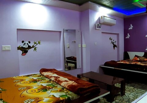 blue eye backpackers