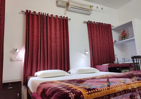 Kuttickattil Gardens Homestay