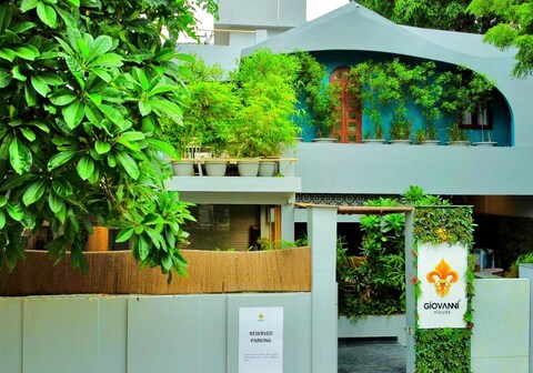 Giovanni House