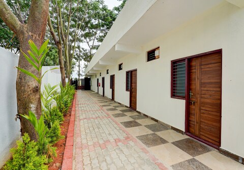 SPOT ON Mango Leaf Restaurant