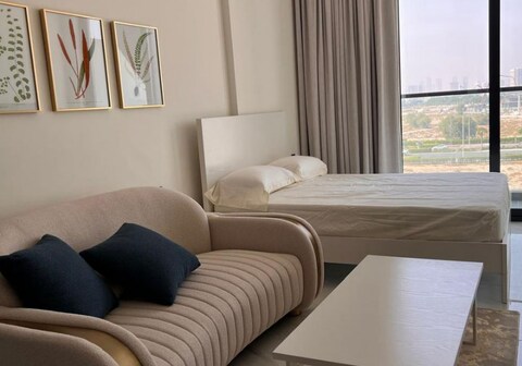 Samana Golf Avenue, Dubai Studio City, Dubai