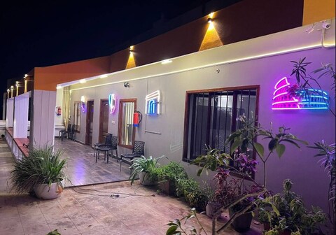 The French Villa Elite