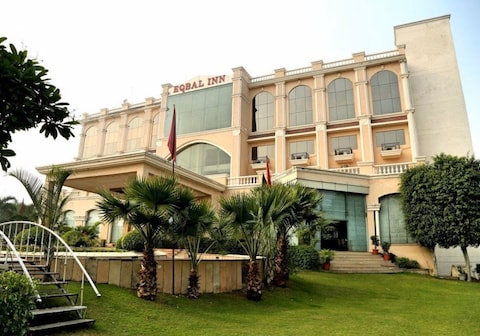 Eqbal Inn
