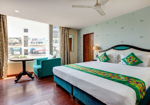 Treebo Blak & Wite RK Beach