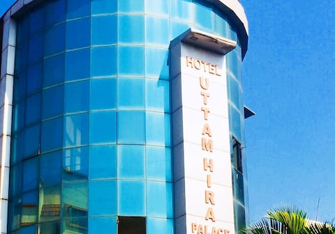 HOTEL NEW UTTAM HIRA PALACE