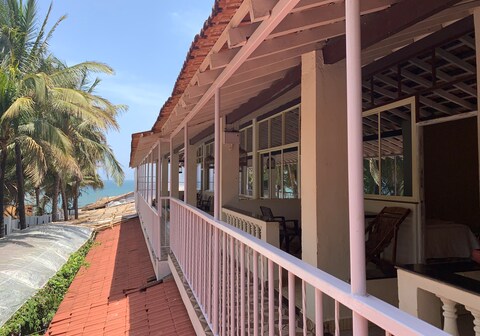 Vista Mare- A beach property