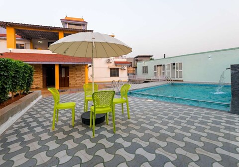 7 Pearls Villa A Poolside Escape|Karjat by homeyhuts