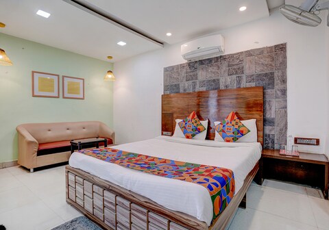 FabHotel Vardhan House I