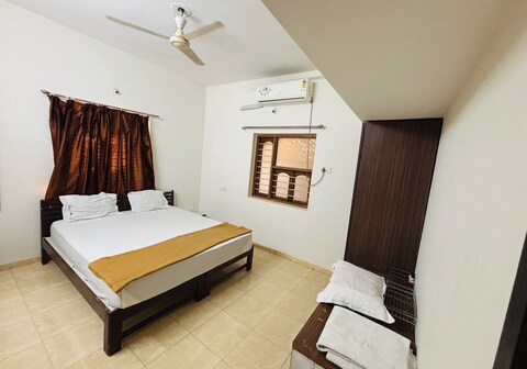 Ashray Luxury 5 BHK Villa