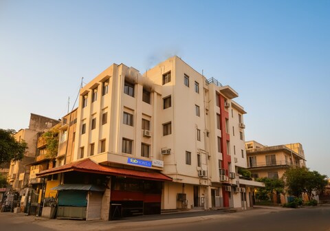 FabHotel Blue Moon Home Stay